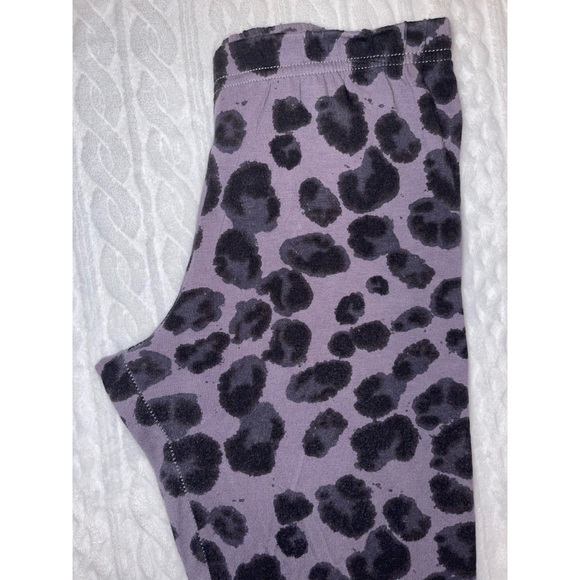 Kid’s Light Purple Xhilaration Leopard Print Leggings 💜 - Picture 4 of 15